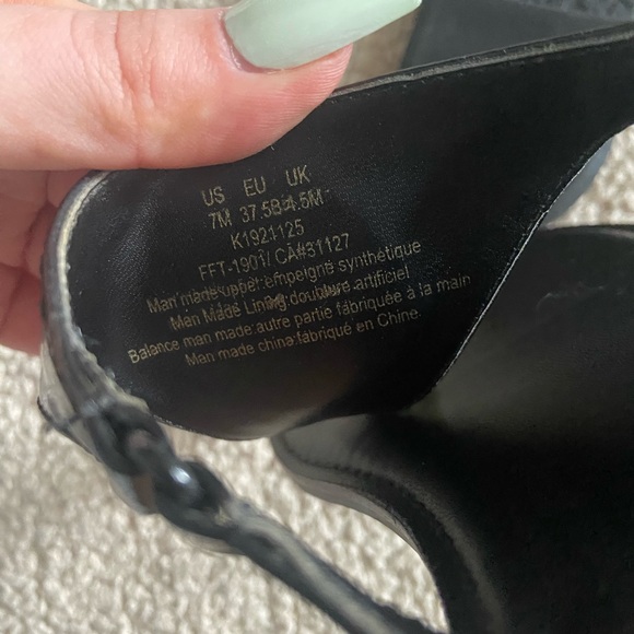 🔸 DKNY 🔸 black sandals - Picture 3 of 6